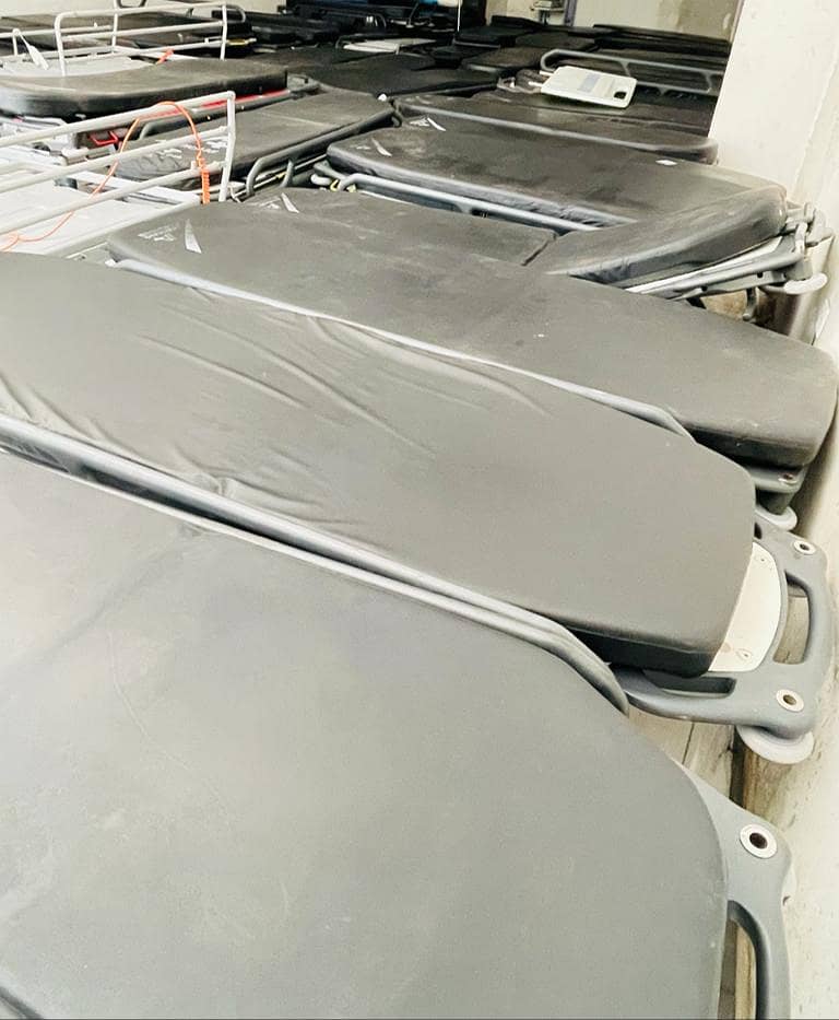 Imported patient stretchers trollys MRI /Cram competible best quality 3