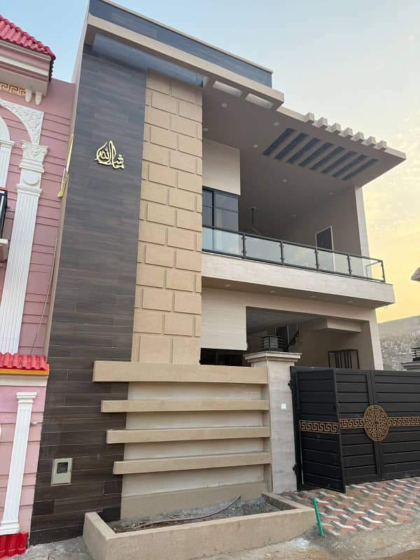 5 MARLA BRAND NEW 1.5 STORY HOUSE AVAILABLE FOR SALE IN SNOBER CITY, ADIYALA ROAD 0