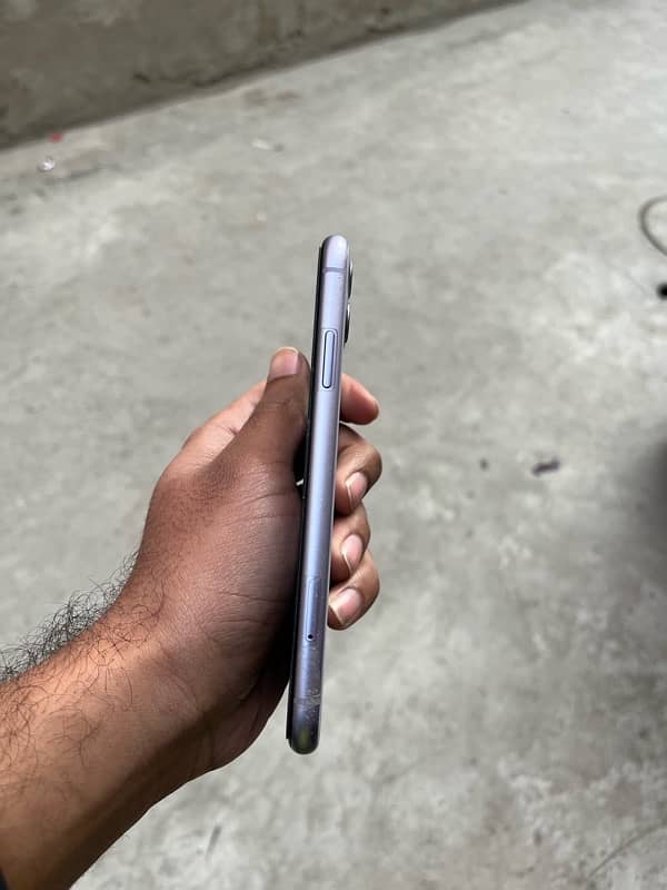 iphone 11 nonpta (factory unlock) 64 gb 2