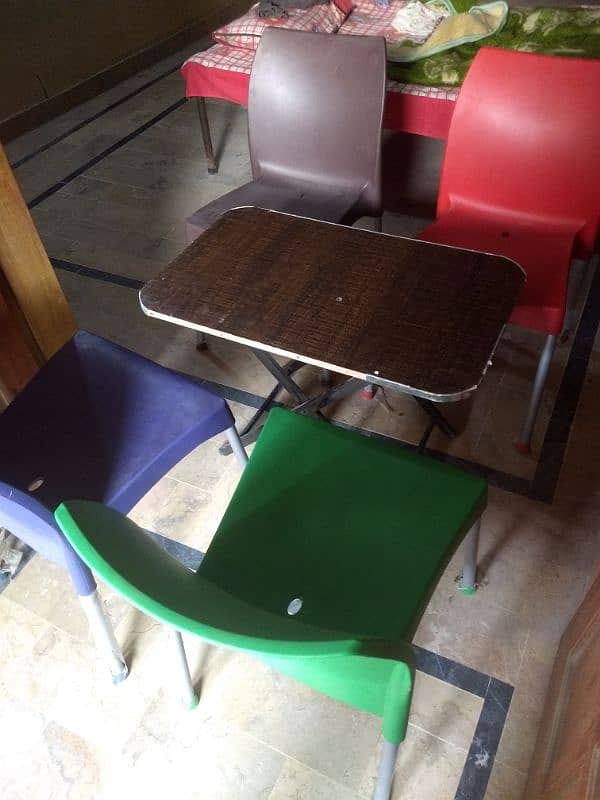 Chairs Table for sale 0