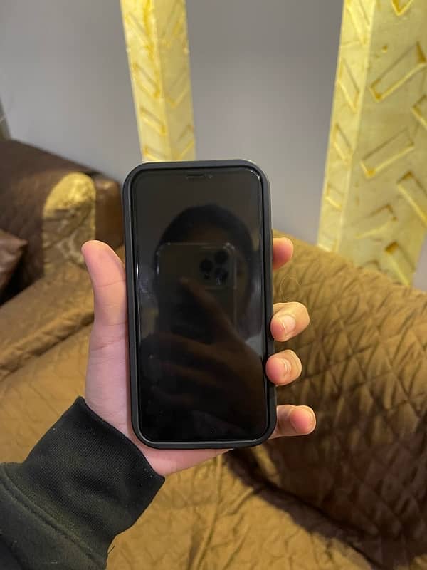 IPhone XS pta approved golden colour 1