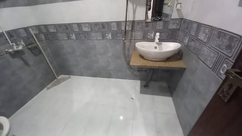 7.5 Marla Brand New First Entry Upper Portion Available For Rent In Johar Town 8