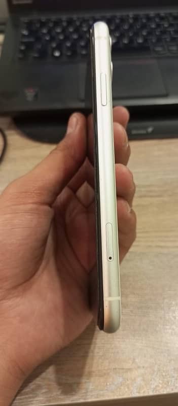 iphone 11 Non PTA 128GB 4