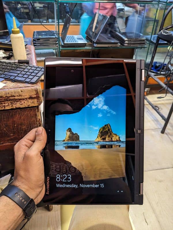 Lenovo Yoga 2 (Foldable device) 4