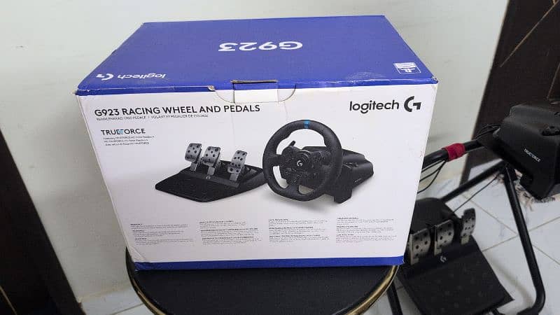 Logitech g923 with stand and box 2