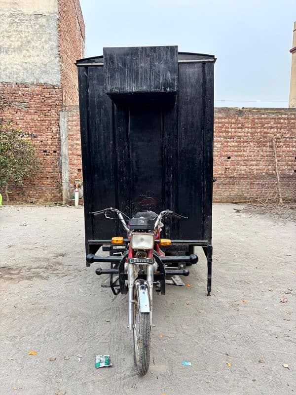 united loader rickshaw with fast  food cart  costomize  caben 3