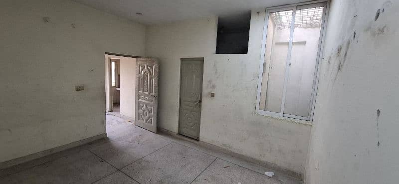 1 bed flat for rent in qainchi main bazaar 8