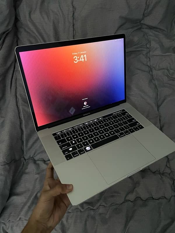 MacBook Pro 2017 i7 15inch 4