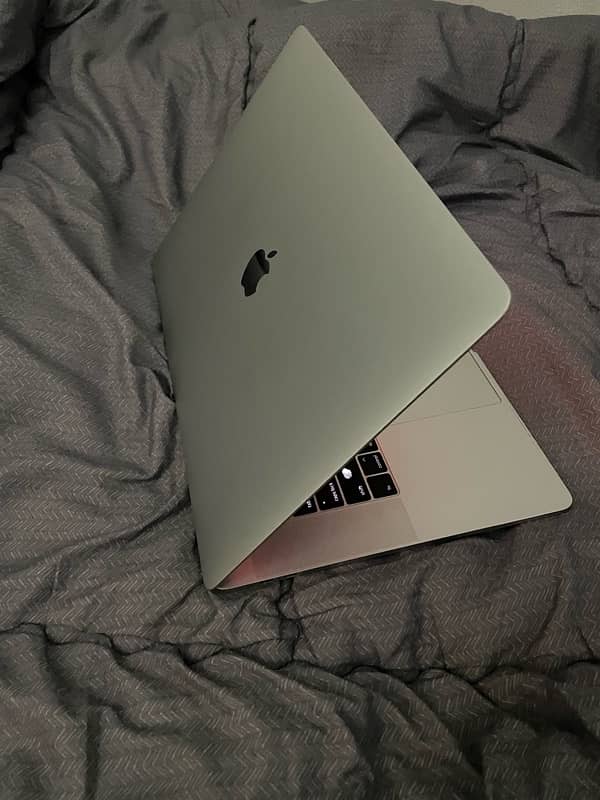 MacBook Pro 2017 i7 15inch 5