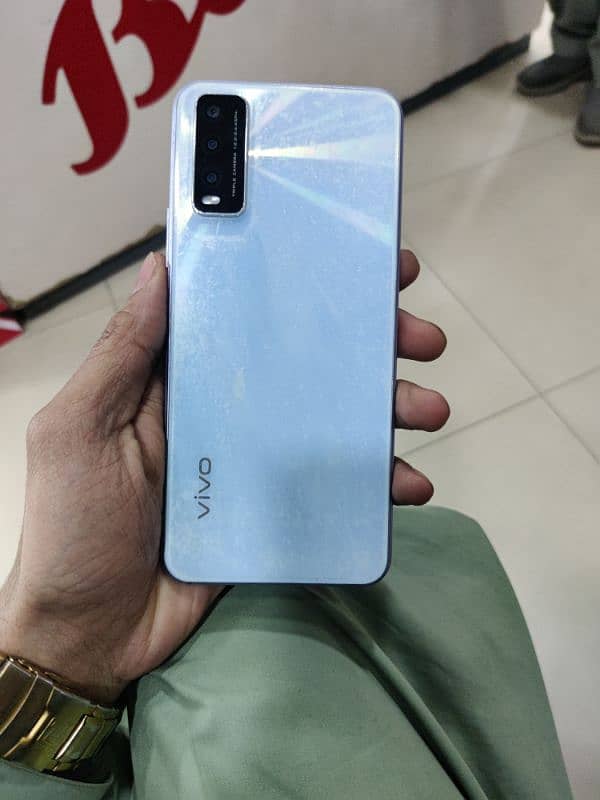 vivo y20 urgent sale 4gb ram 64gb memory condition thori rough ha l 5