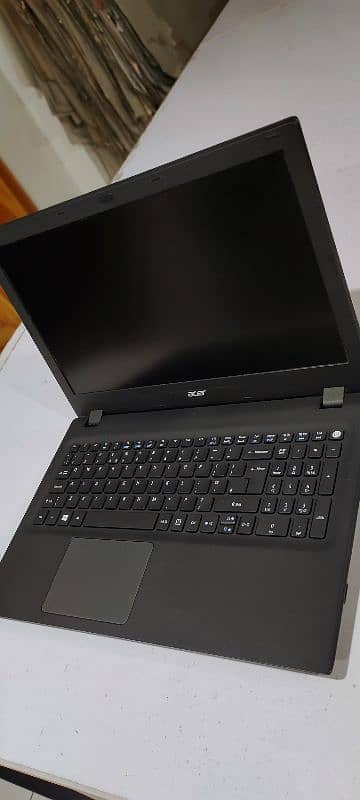 acer laptop in lush condition 9