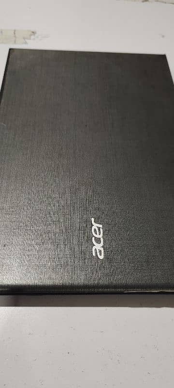 acer laptop in lush condition 11