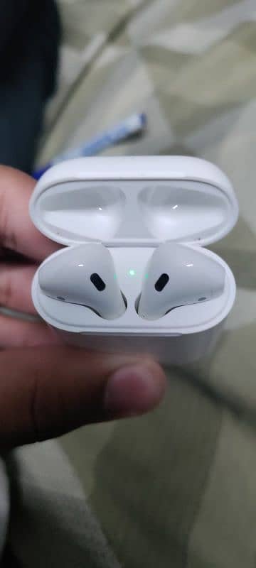 Apple AirPods 2 0