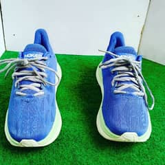 HOKA ONE ONE