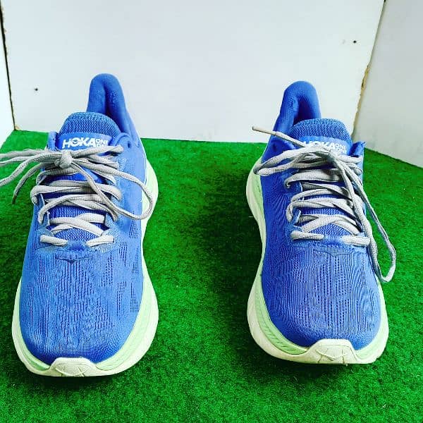 HOKA ONE ONE 0