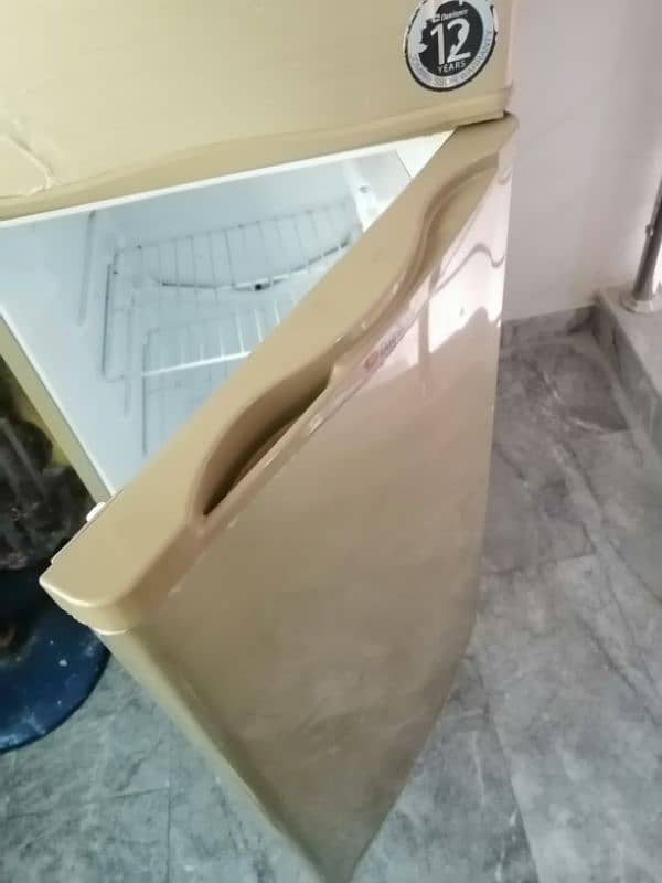 Fridge . . . . . 46,000 .   New Condition bilkol saf hai atna use nai hai 3