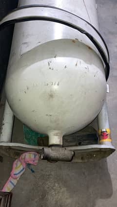 Suzuki cultus car gas cylinder with gas kit