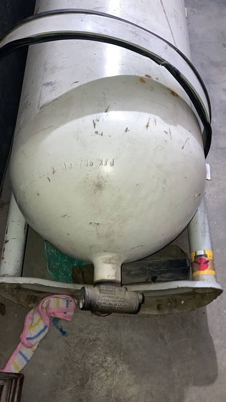 Suzuki cultus car gas cylinder with gas kit 0