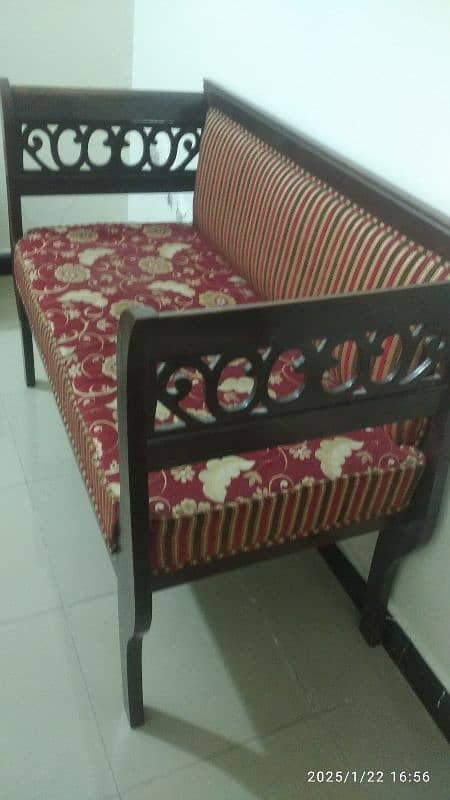 4 Seater Wooden Sofa | Condition 10/9 | Colour Brown and Red 4