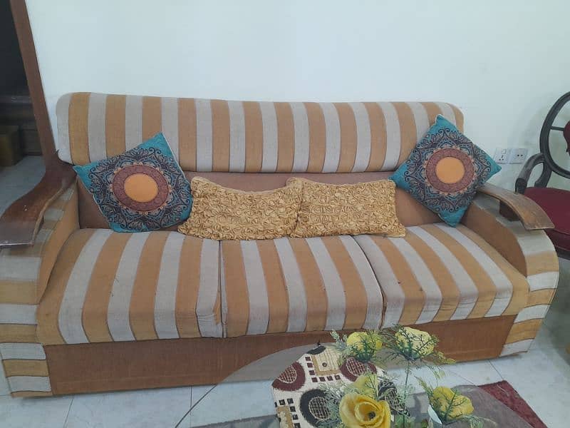 7 seater sofa with centre table 2