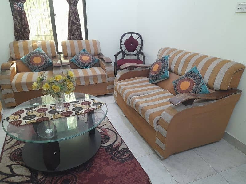 7 seater sofa with centre table 3