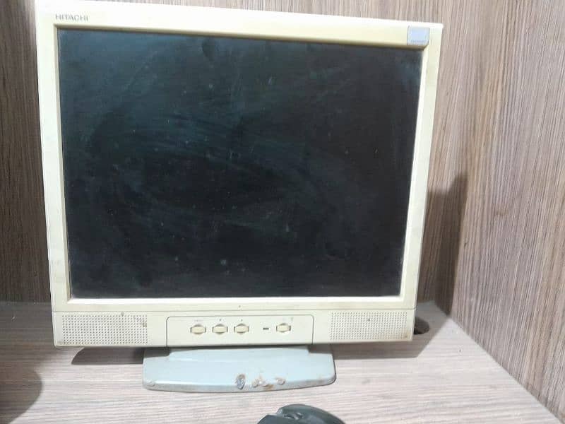 desktop PC plu lcd 1