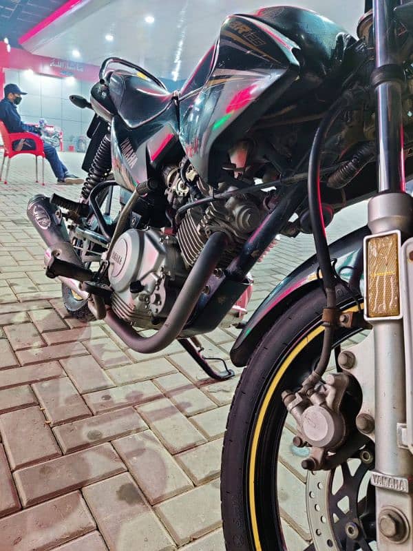 Ybr 125 black 2021 4