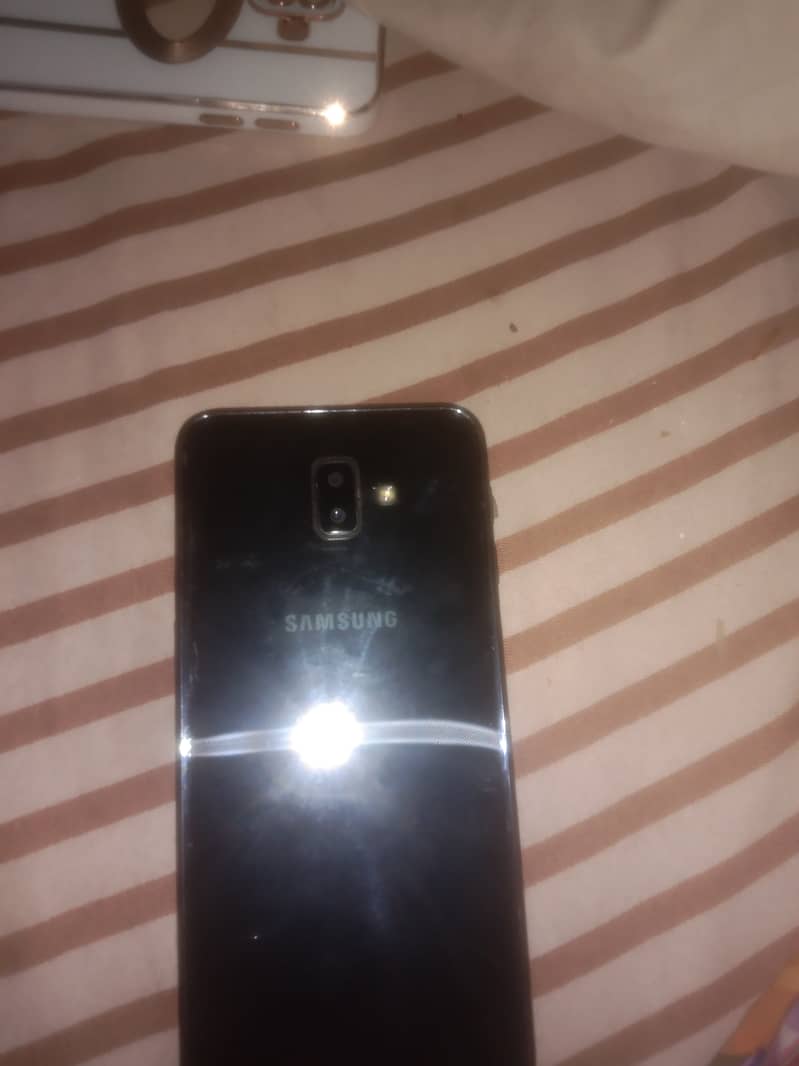 Samsung Mobile J6+ 1