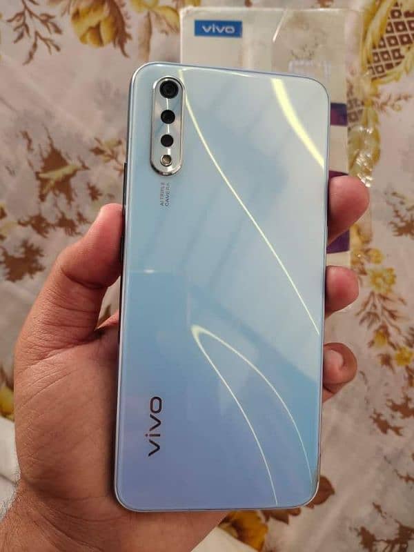 vivo S1 mobile for sale my call watsaap 0322=13=42=361 1