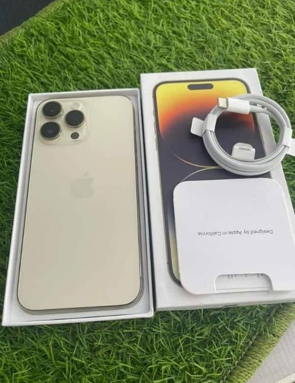 i Phone 8plus, 11,12,13,14,15 pro max on instalment Whatsap 3288235165 3