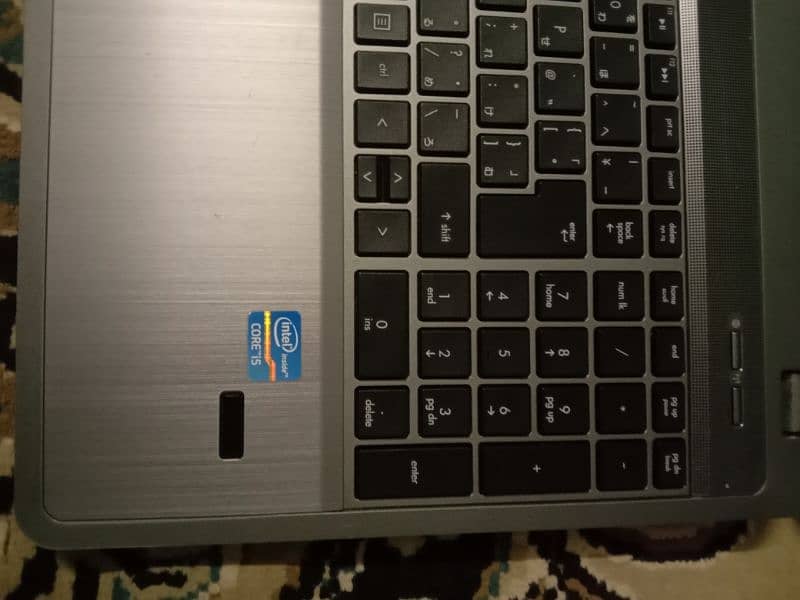 hp cor i5 3rd generation bro book  excellent condition with charger 1