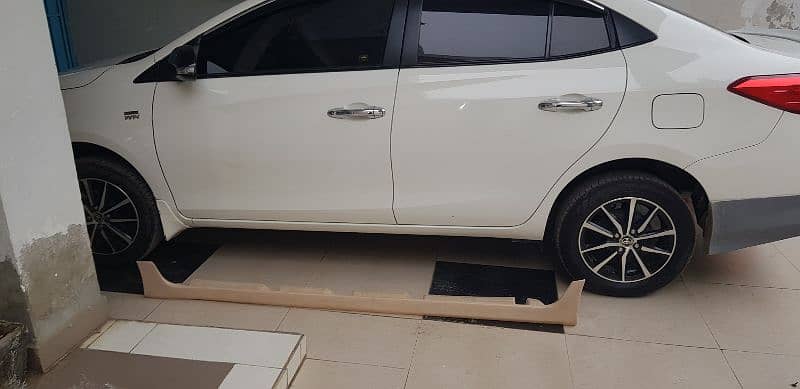 Toyota yaris OME style bodykits without paint 2