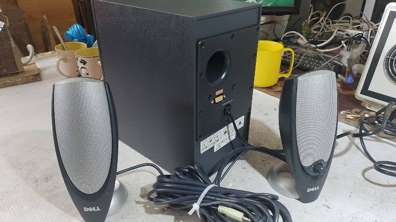 Dell 2.1 sound system. 0