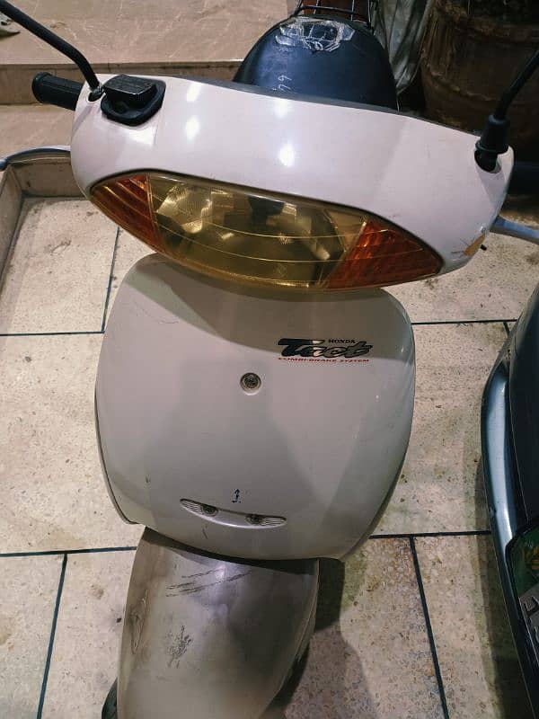 Honda scooter 1