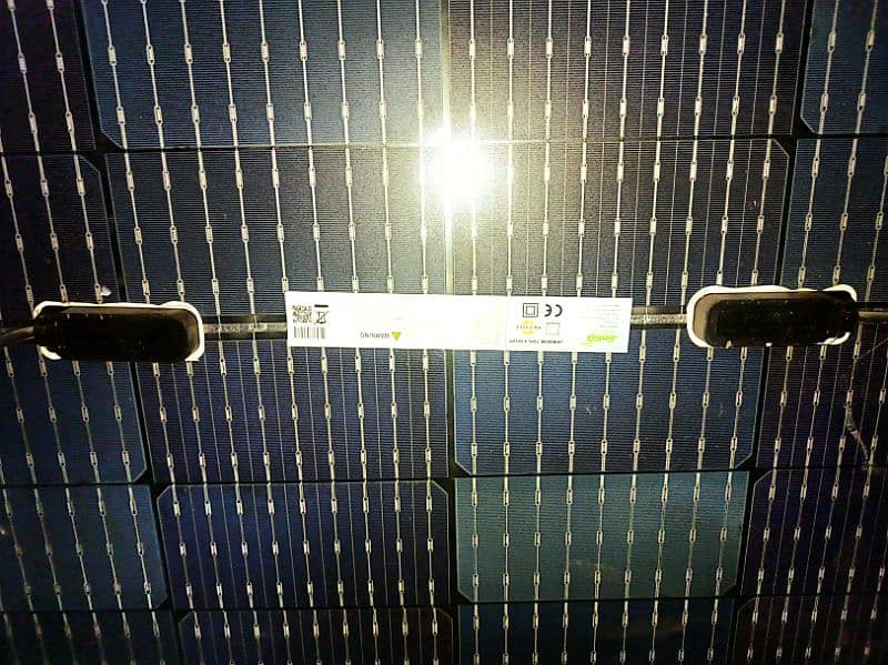 Jinko 260 W bifacial solar panels Monocristal 2