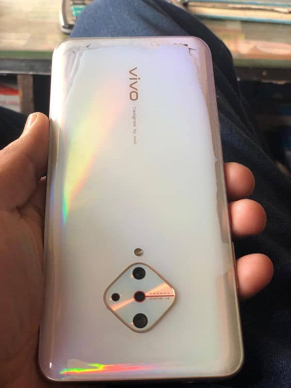 vivo v2024 4/128 with box 7