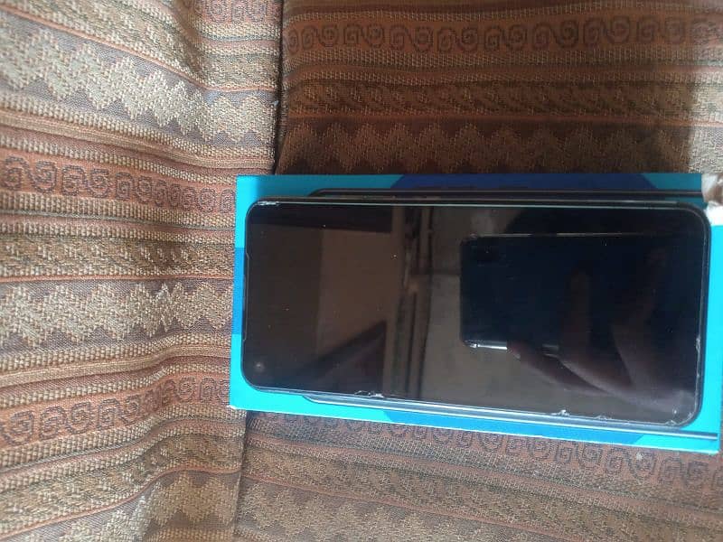 techno. camon15. condition. 10/10 ha ram4GB. rom. 64. GB. set. box. charger. 2