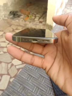 I phone pro golden color non pta. .