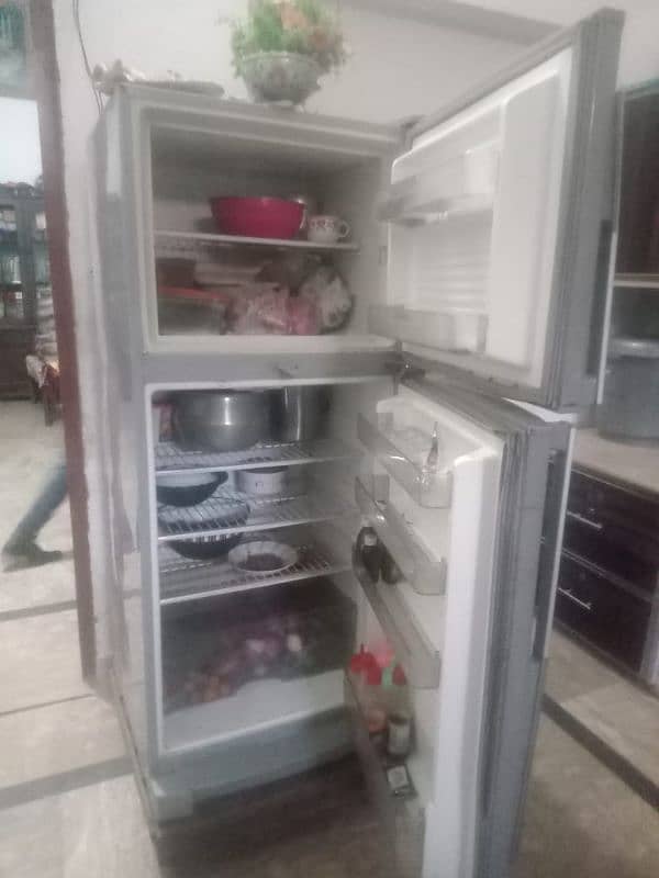 medium size fridge for sale 3