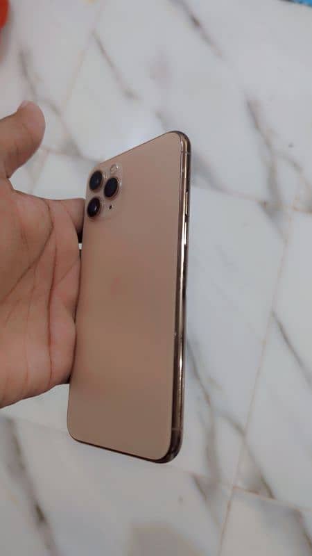 IPHONE 11 PRO 512 GB PTA APPROVED IN MINT CONDITION 3