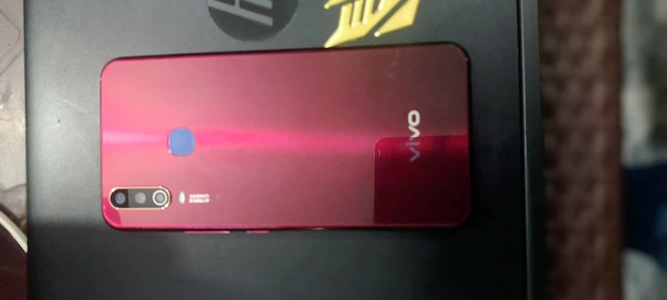 VIVO Y-15 MODEL # 1901 4/64 GB 9/10 7