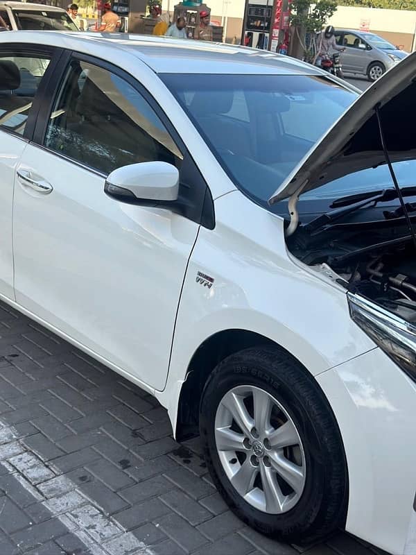 Toyota Altis Grande 2017 12