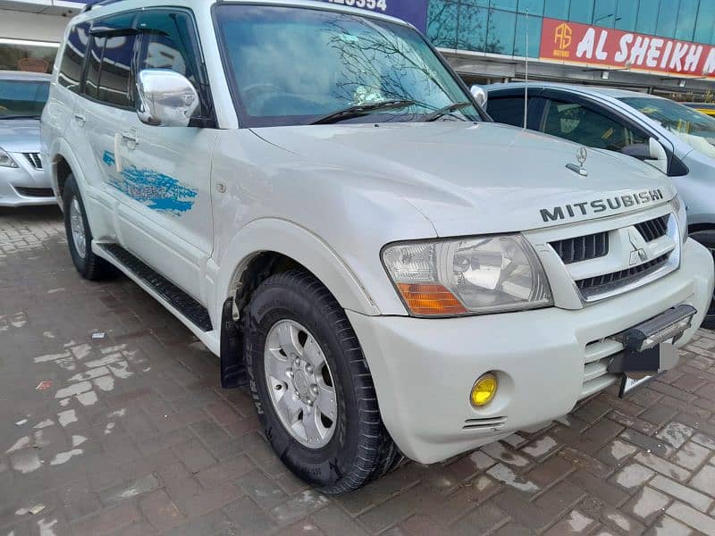 Mitsubishi Pajero 2005 1