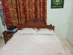 Queen size bed without matress