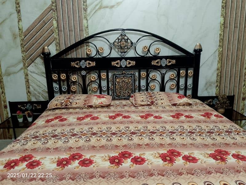 Pure Iron Bed Set 0