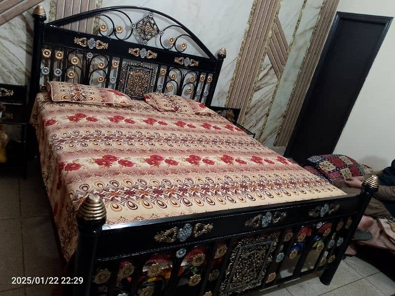 Pure Iron Bed Set 1