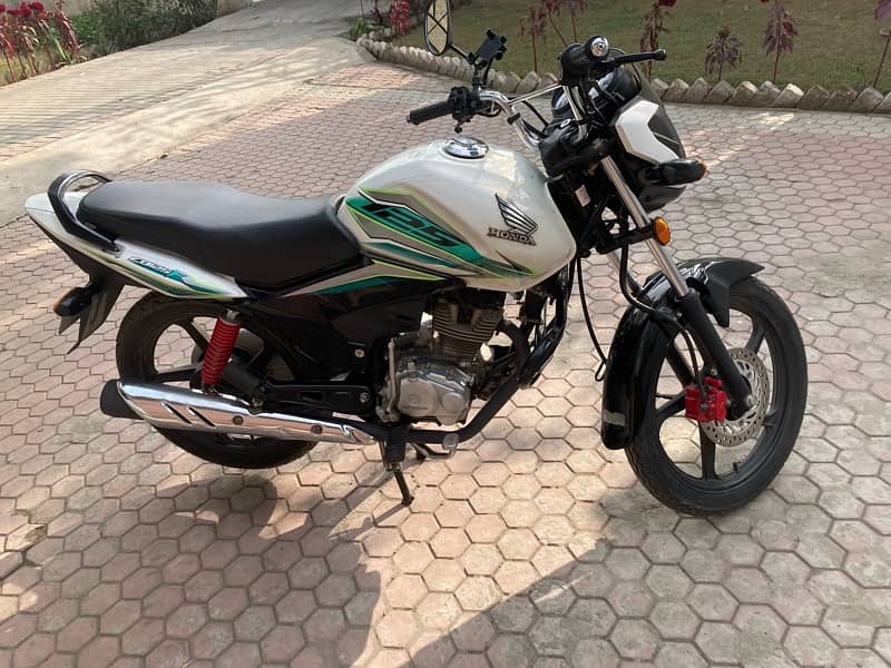 Honda CB 125f Special Edition 2022 5