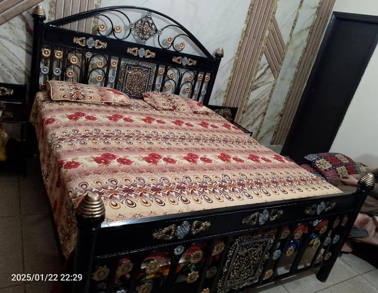 Pure Iron Bed Set 2