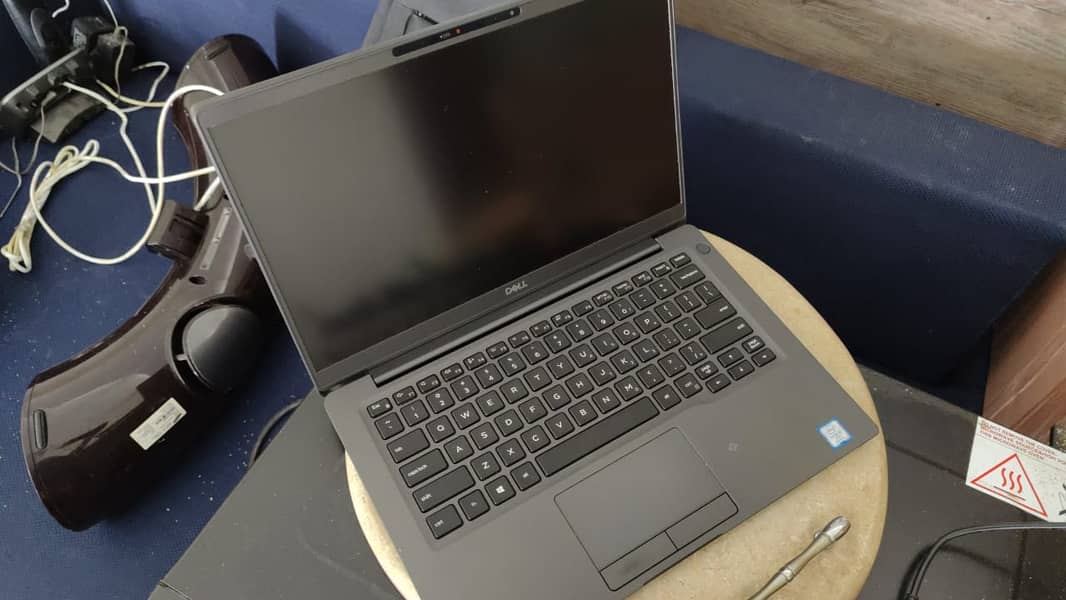 Dell latitude 7400 0