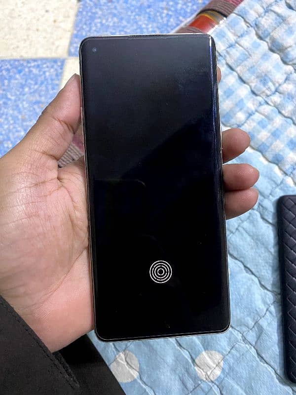 One plus 8 golobl miner touch crak condition good 3